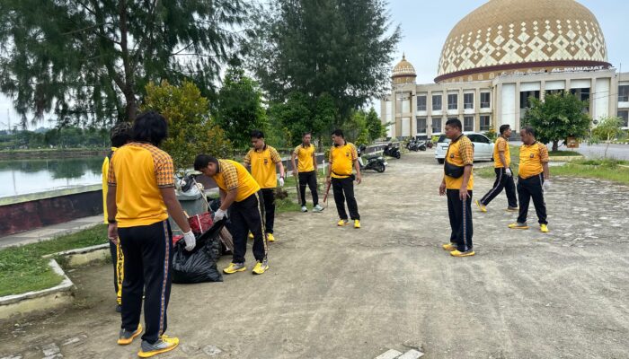 Personil Polres Muna Bersih-Bersih Mesjid, Bentuk Respon Cepat Instruksi Presiden.